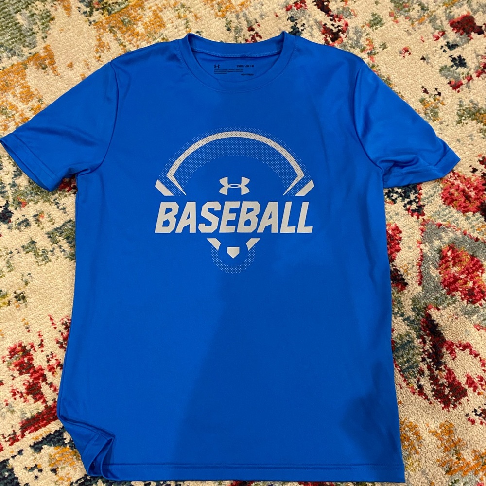 NWOT Boys UA shirt